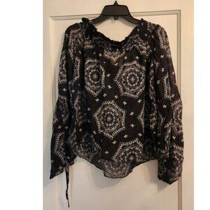 APRL Black & White Beachy Top